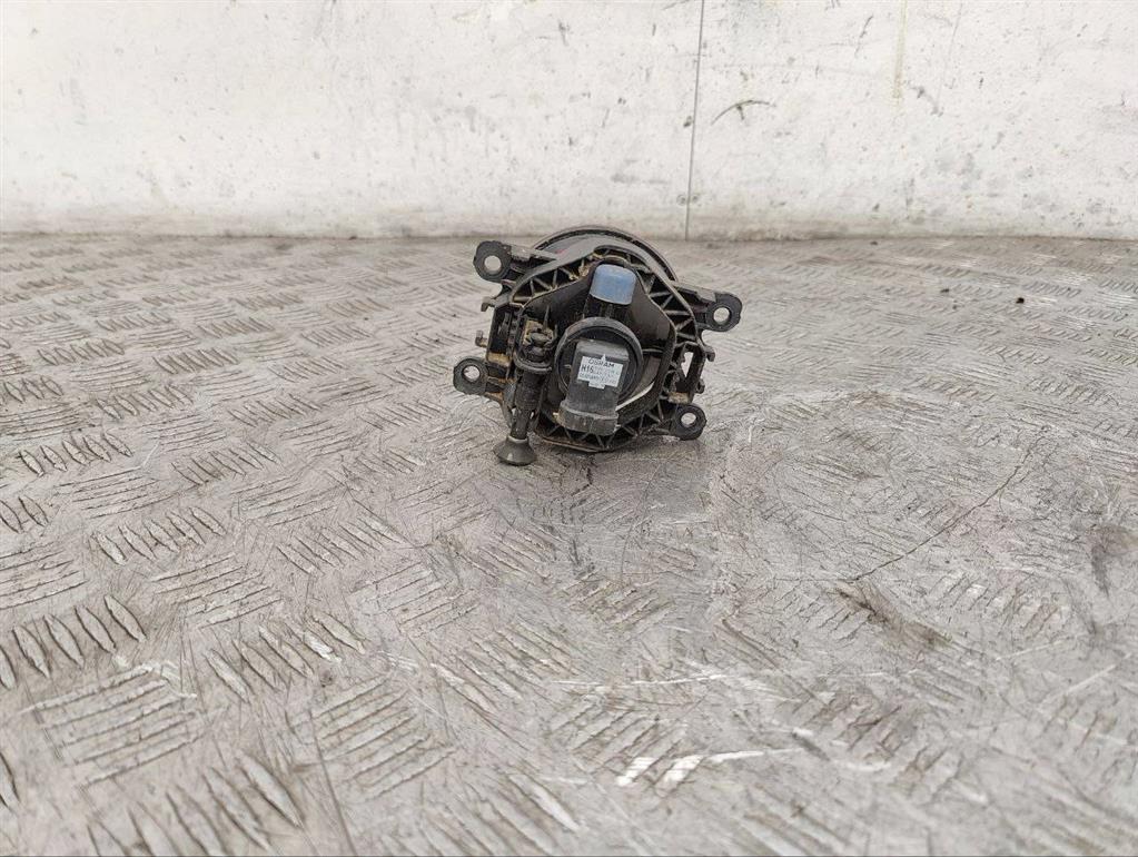 Фара противотуманная левая