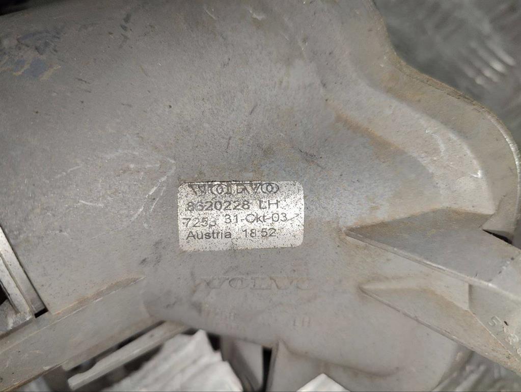 Фара противотуманная левая