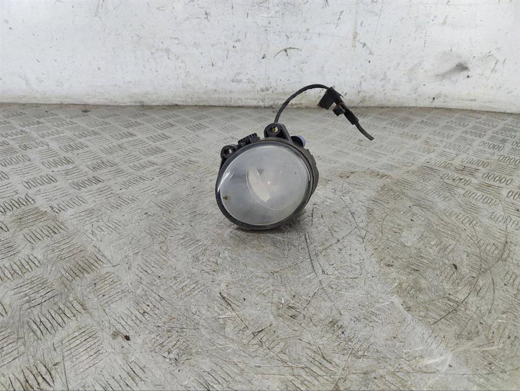 Фара противотуманная левая
