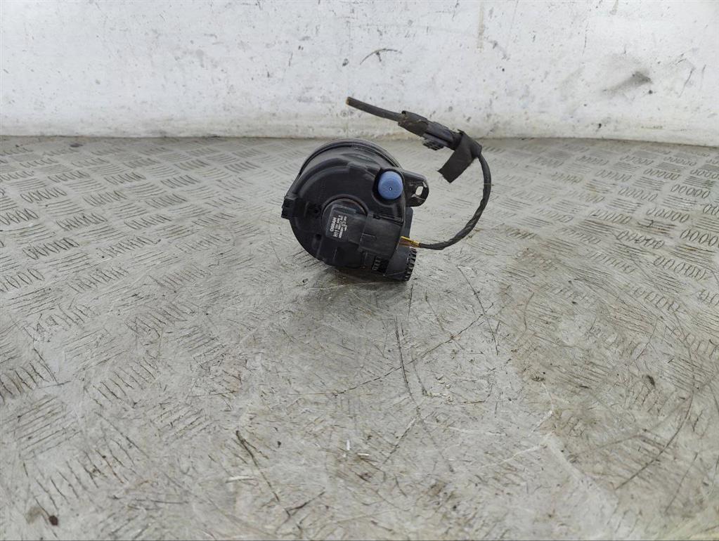 Фара противотуманная левая