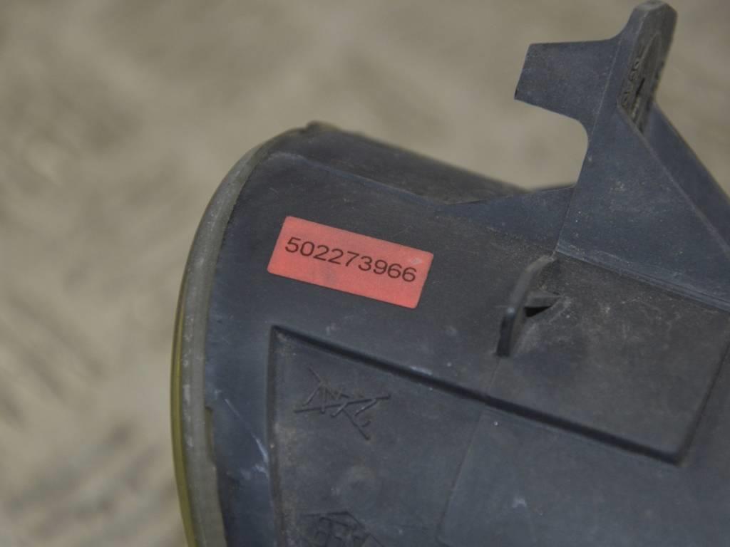 Фара противотуманная левая