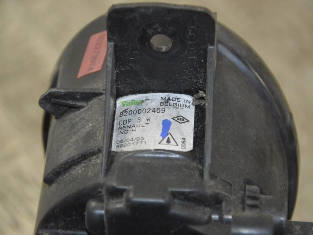 Фара противотуманная левая