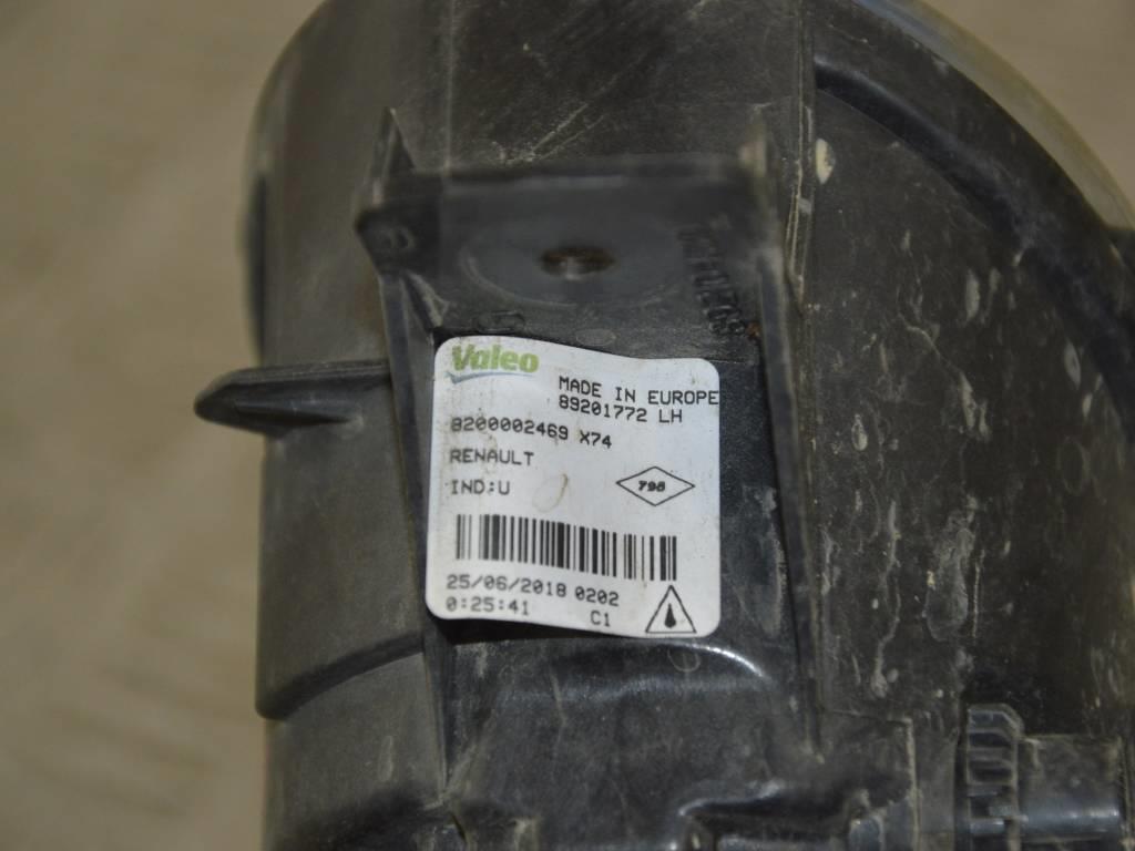 Фара противотуманная левая