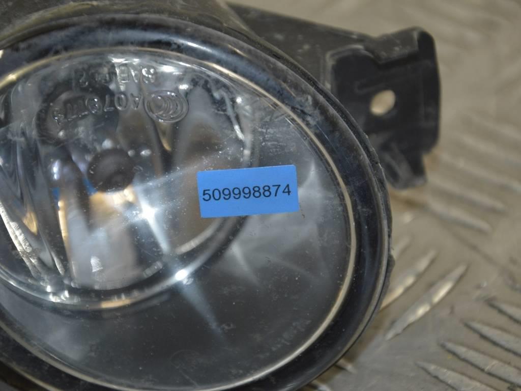 Фара противотуманная левая