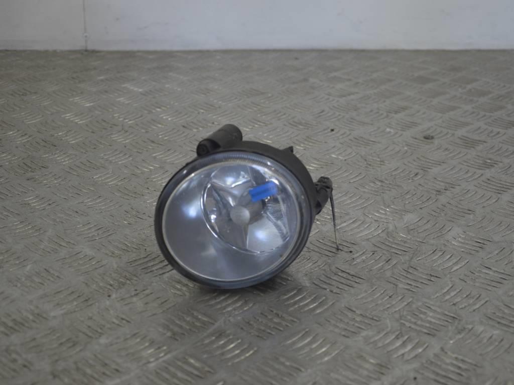 Фара противотуманная левая
