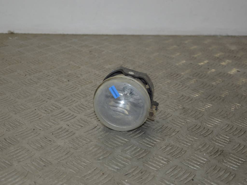 Фара противотуманная левая