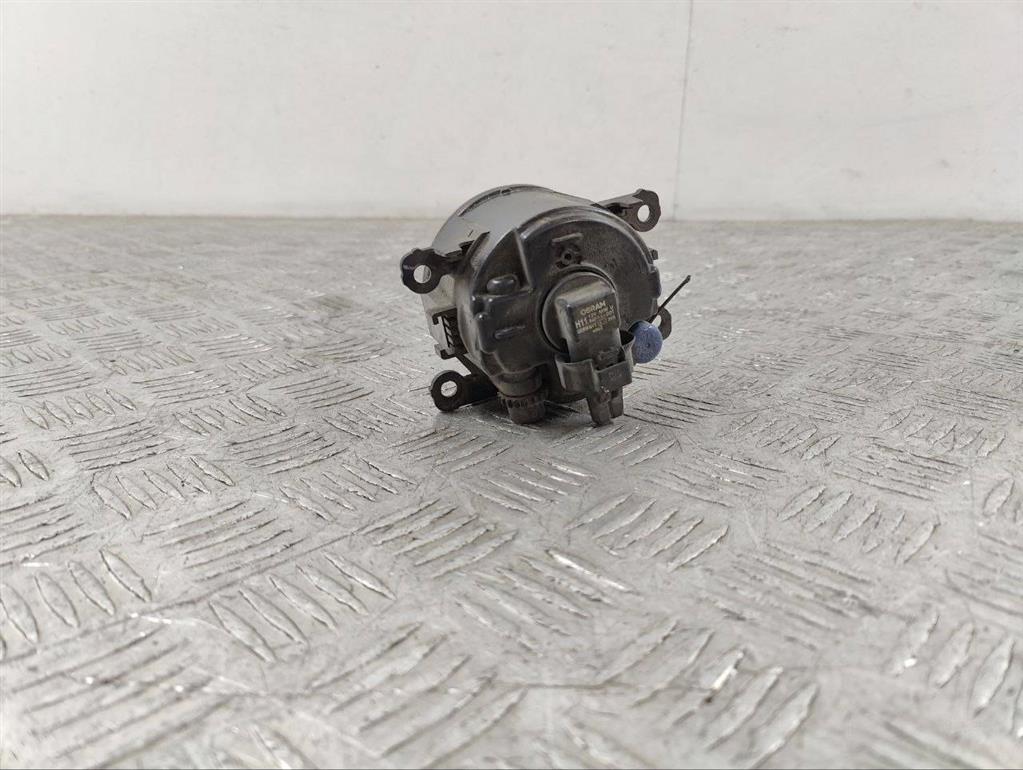 Фара противотуманная правая