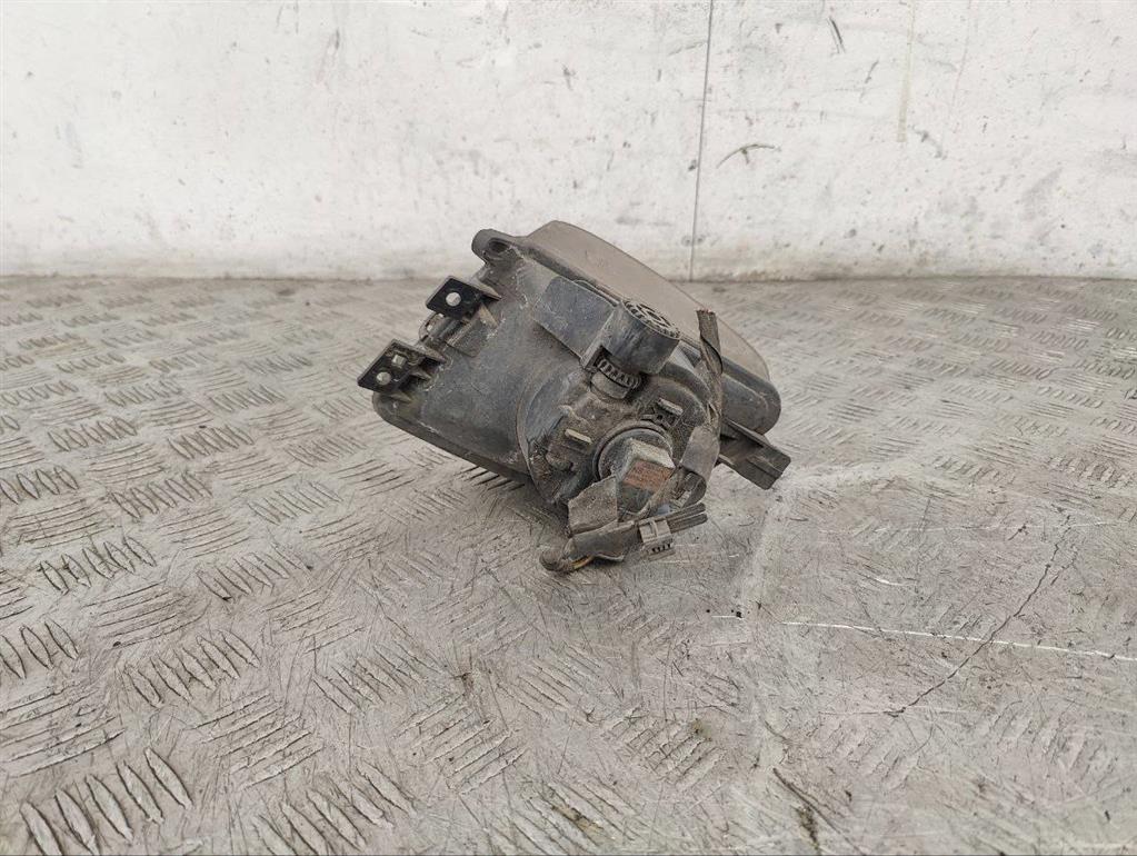 Фара противотуманная правая