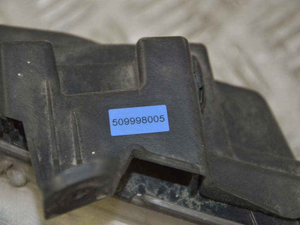 Фара противотуманная правая