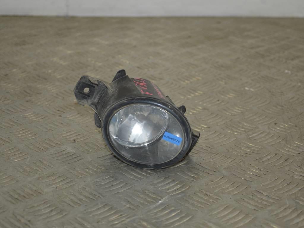 Фара противотуманная правая