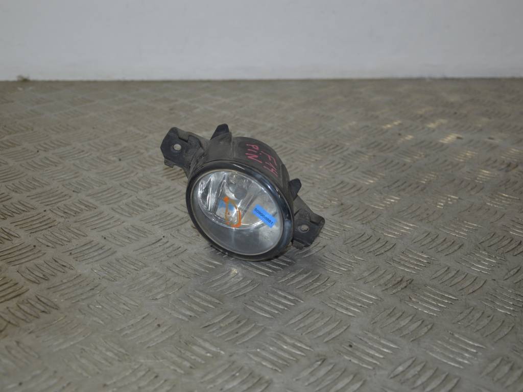 Фара противотуманная правая