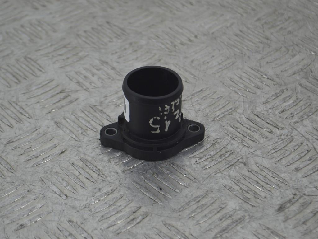 Фланец (тройник) системы охлаждения Renault Scenic 2 (2003-2009) 8200396127