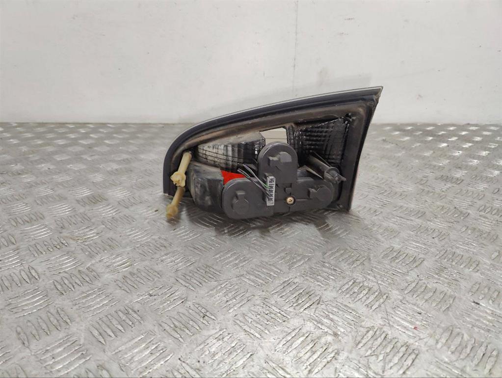 Фонарь крышки багажника левый