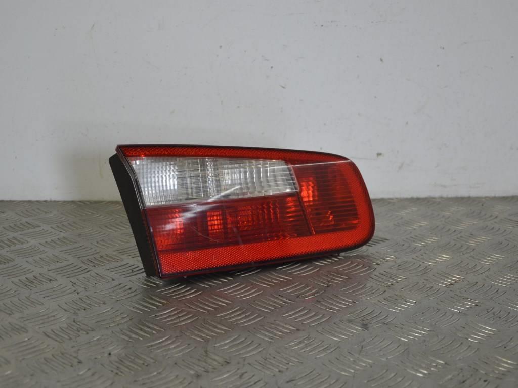 Фонарь крышки багажника левый