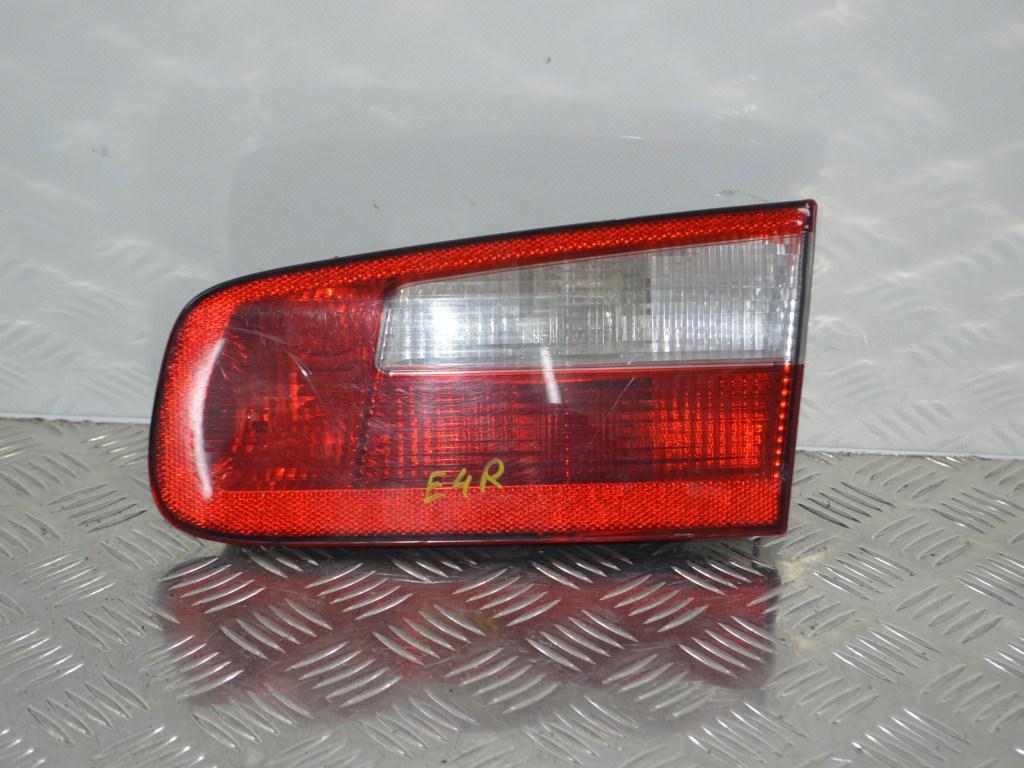 Фонарь крышки багажника правый