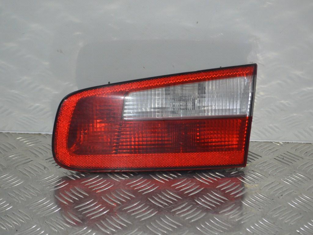 Фонарь крышки багажника правый