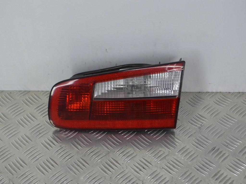 Фонарь крышки багажника правый