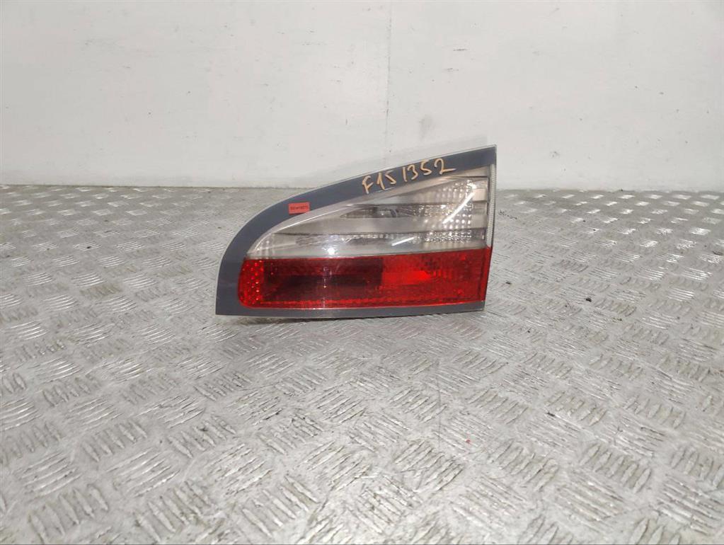 Фонарь крышки багажника правый