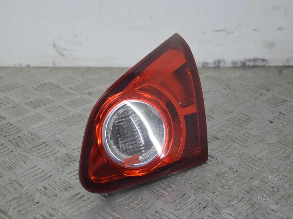 Фонарь крышки багажника правый