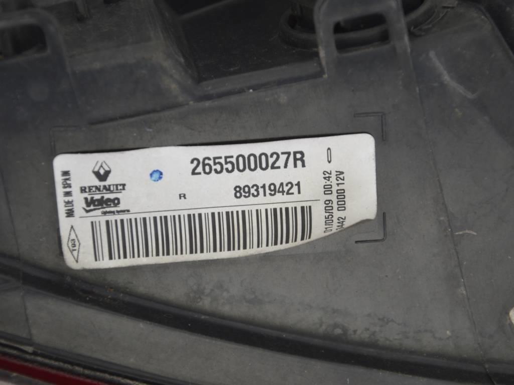 Фонарь крышки багажника правый