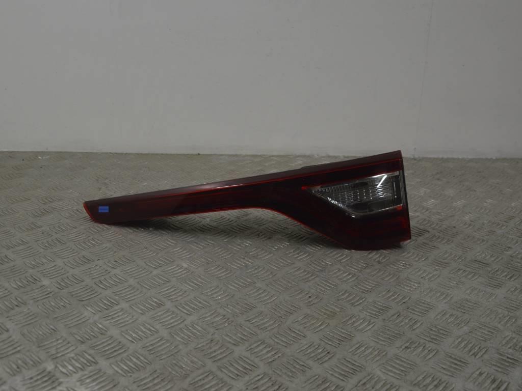 Фонарь крышки багажника правый