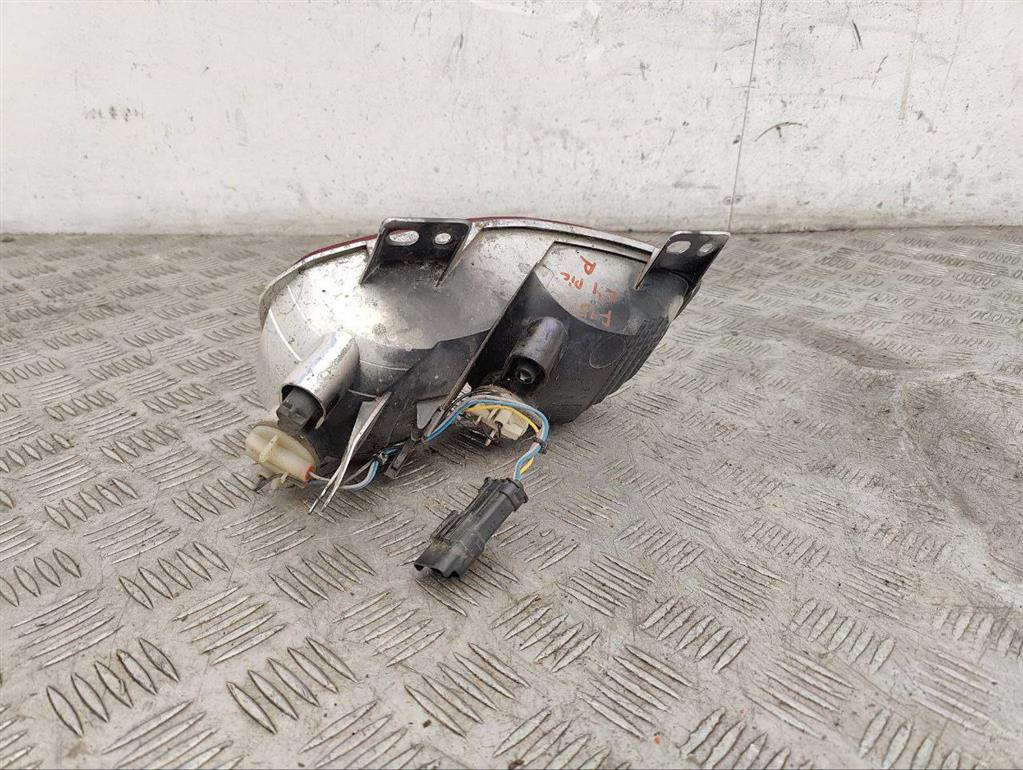 Фонарь противотуманный правый