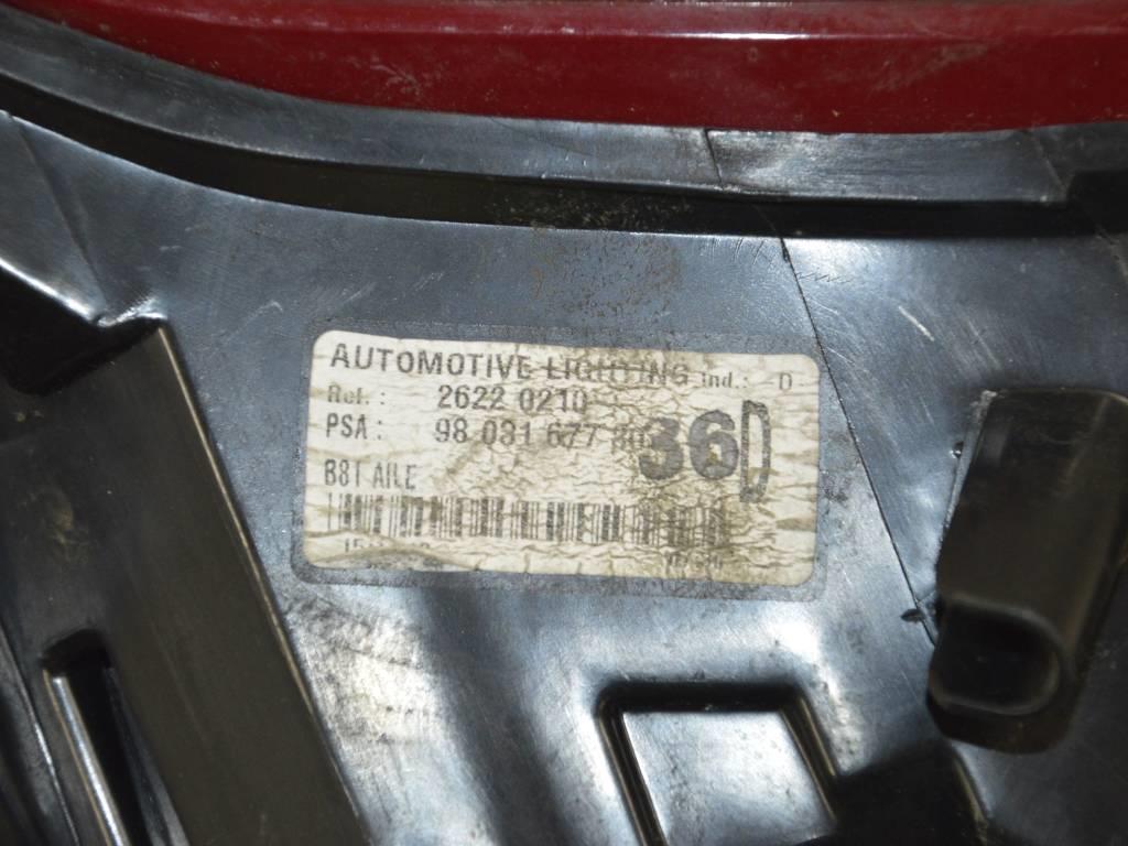 Фонарь задний правый