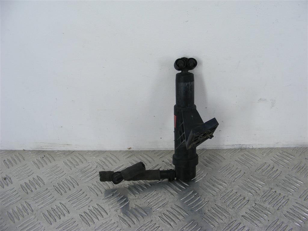 Форсунка омывателя фар