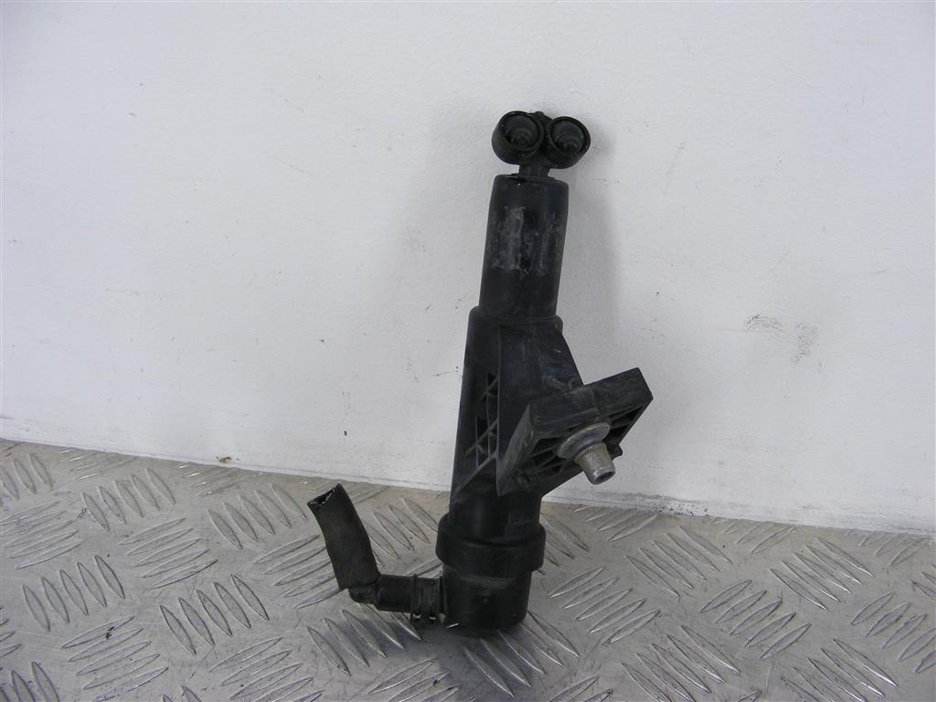 Форсунка омывателя фар