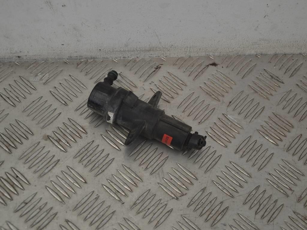 Форсунка омывателя фар