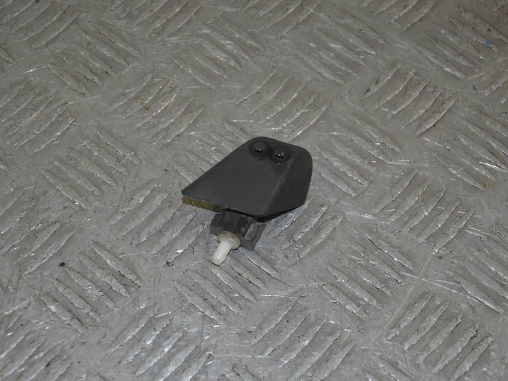 Форсунка омывателя фар