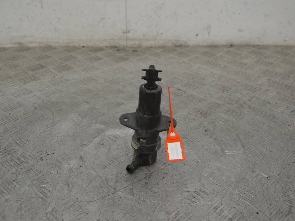 Форсунка омывателя фар