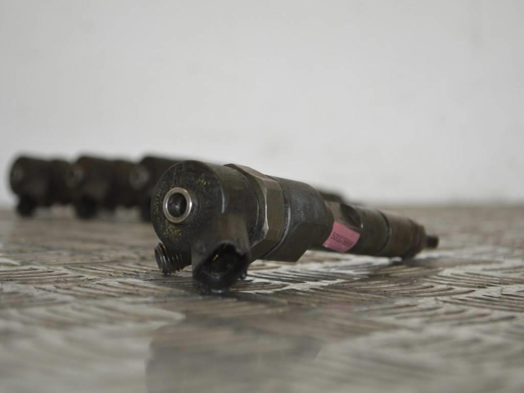 Форсунка Renault Laguna 2 (2001-2007) 8200100272, 0445110110B