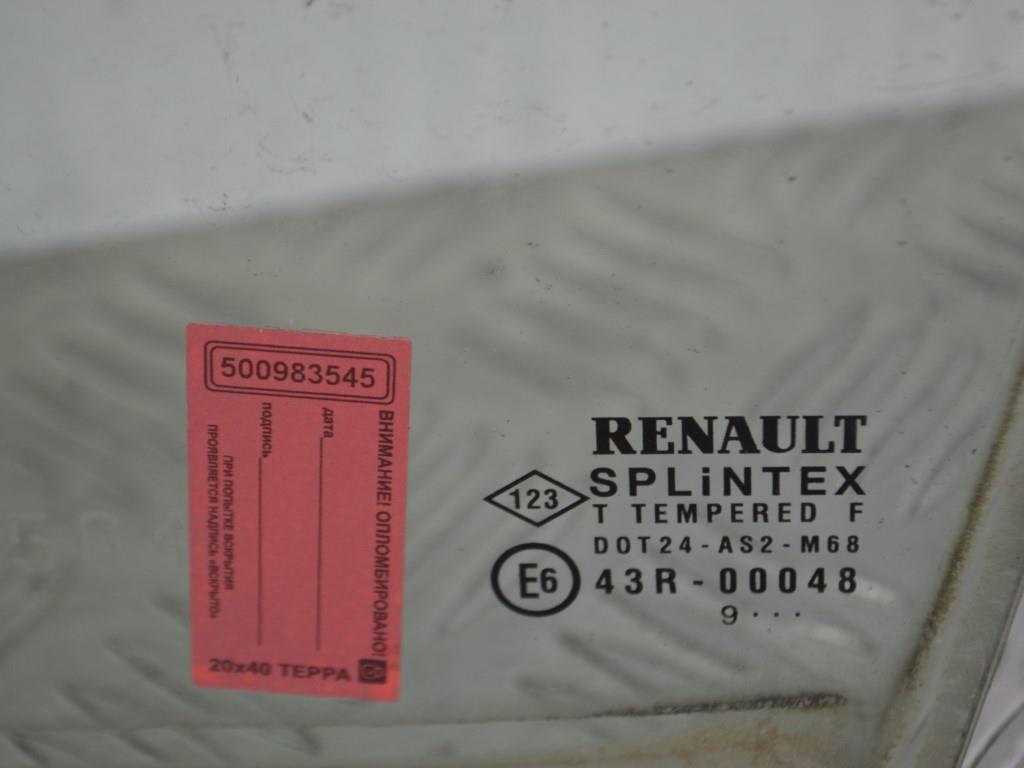 Форточка передняя левая