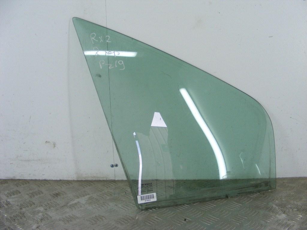 Форточка передняя правая