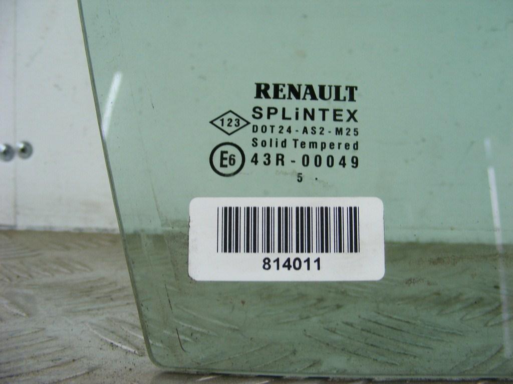 Форточка передняя правая