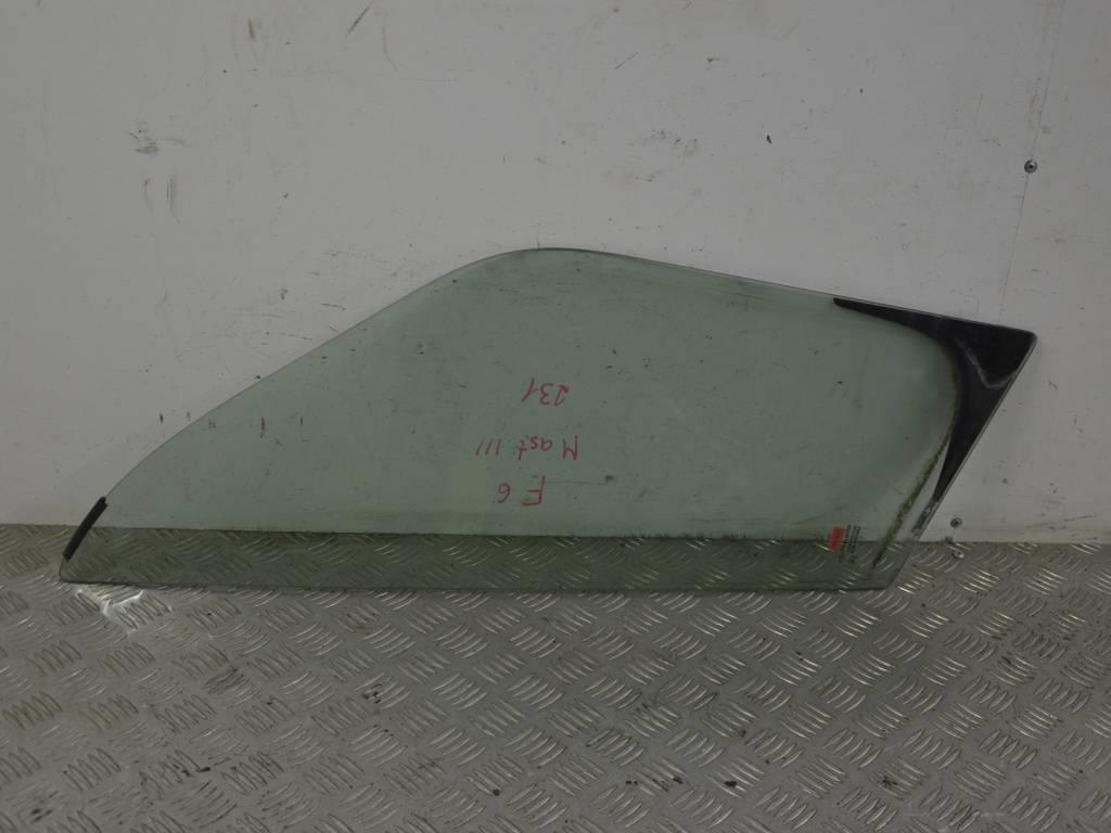 Форточка передняя правая