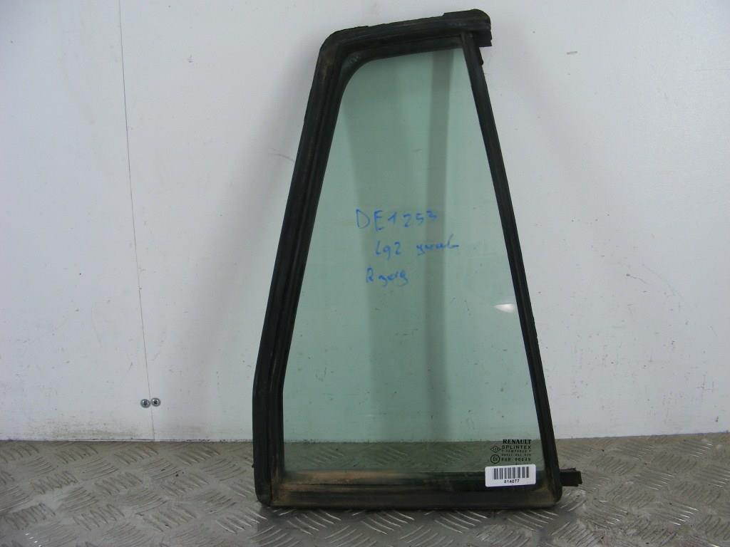 Форточка задняя правая