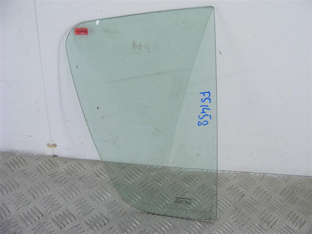 Форточка задняя правая Renault Sandero 1 (2009-2014)