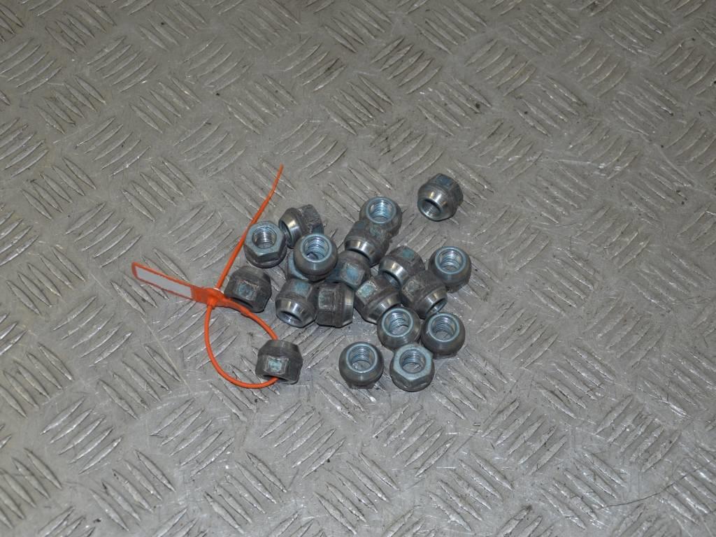 Гайка колесная