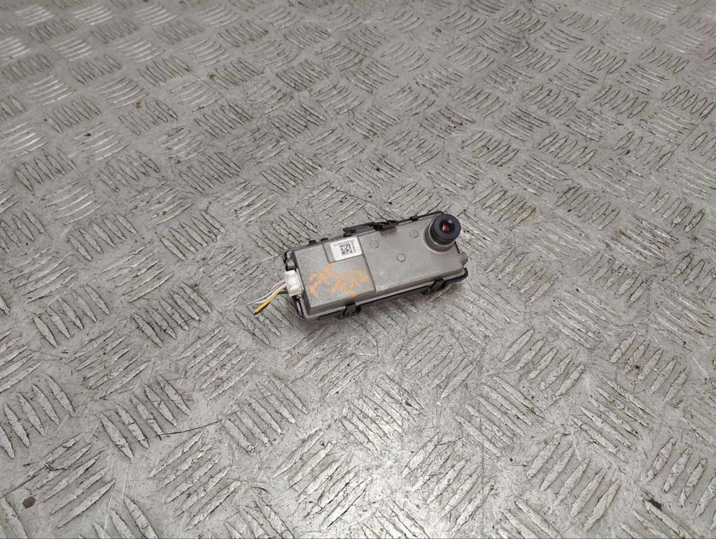 Камера переднего вида