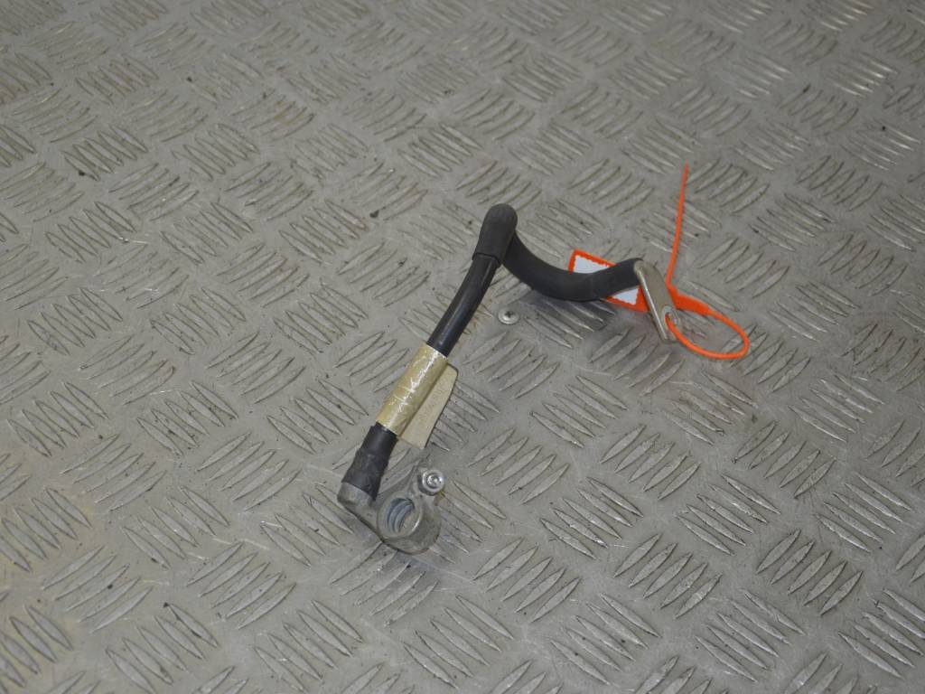 Клемма аккумулятора минус