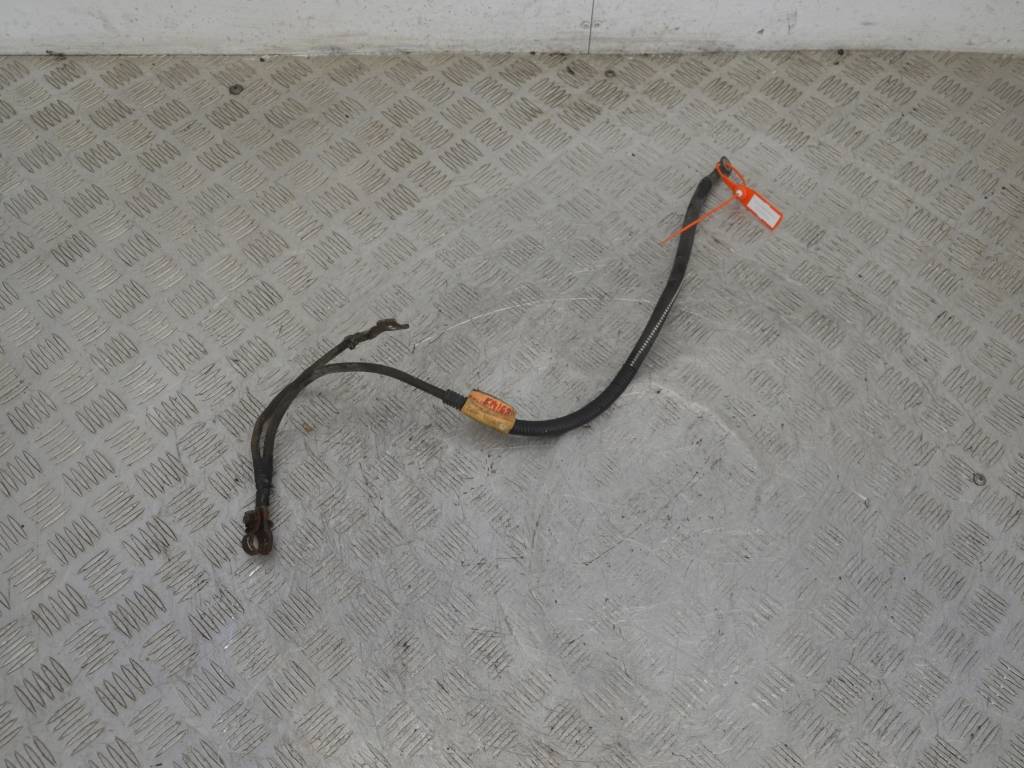 Клемма аккумулятора минус