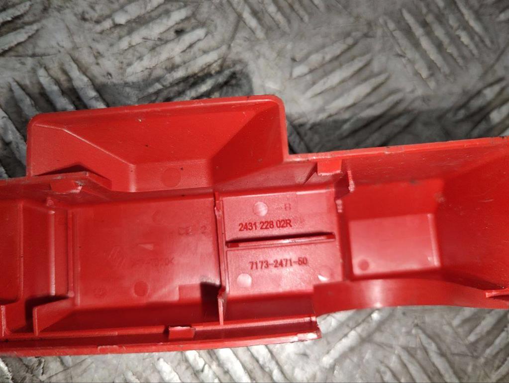 Клемма аккумулятора плюс