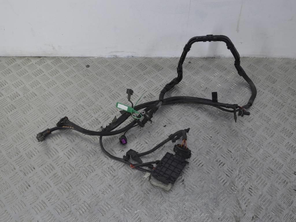 Клемма аккумулятора плюс