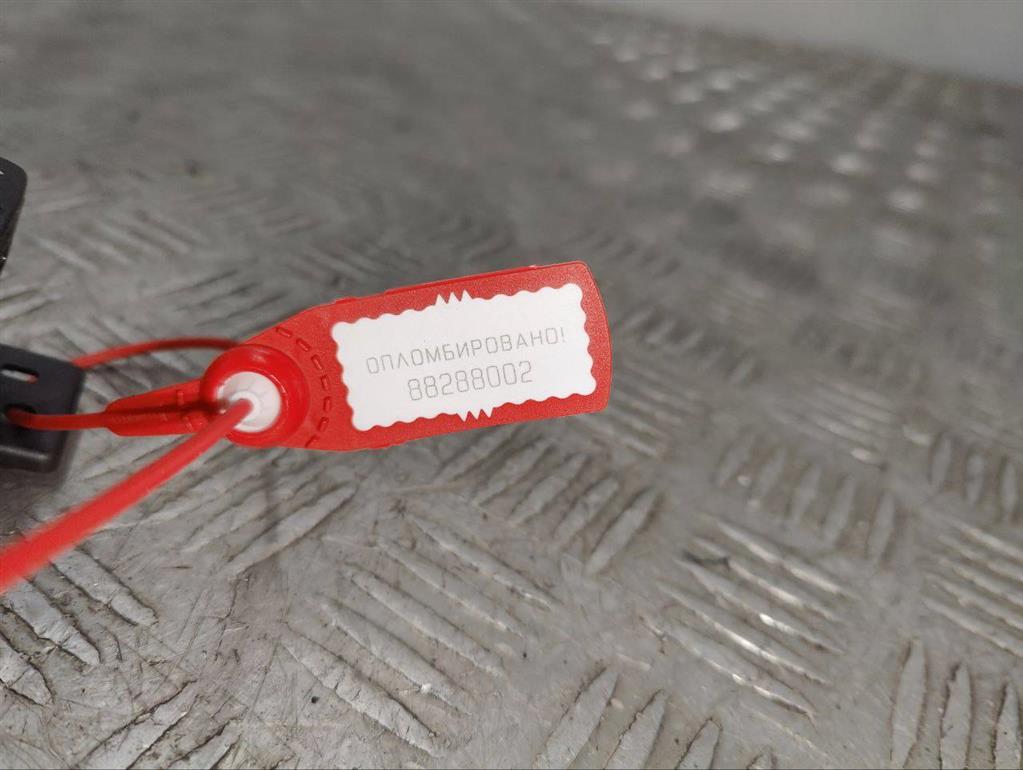 Кнопка ручного тормоза (ручника)