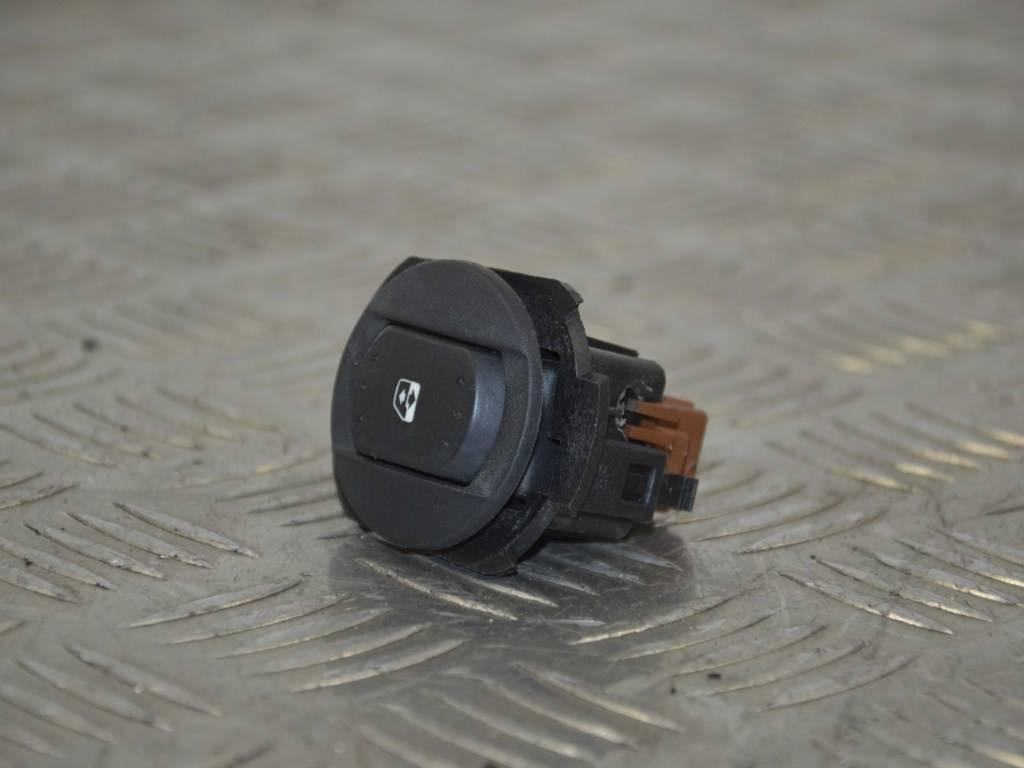 Кнопка стеклоподъемника переднего правого Renault Laguna 2 (2001-2007) 8200002455