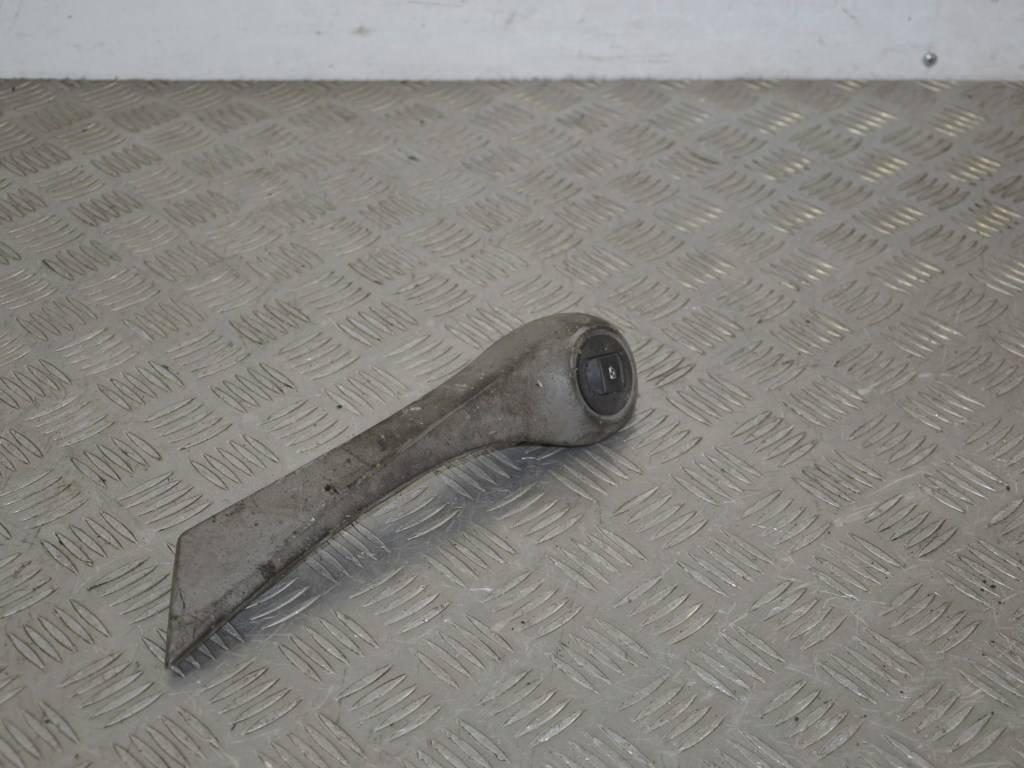 Кнопка стеклоподъемника переднего правого