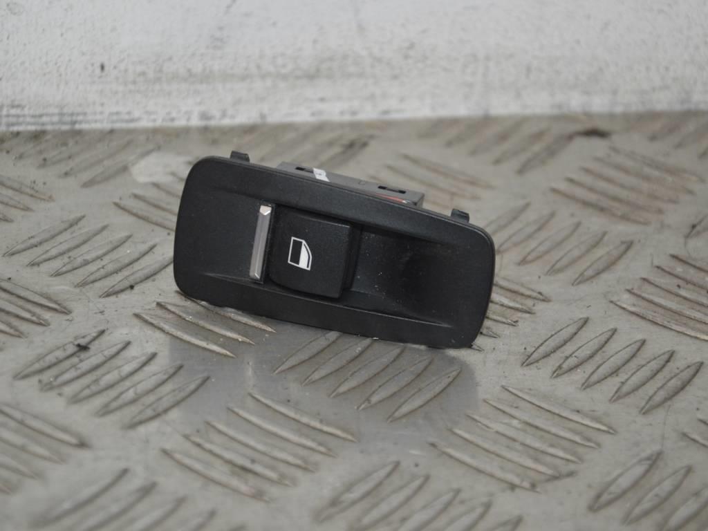 Кнопка стеклоподъемника переднего правого