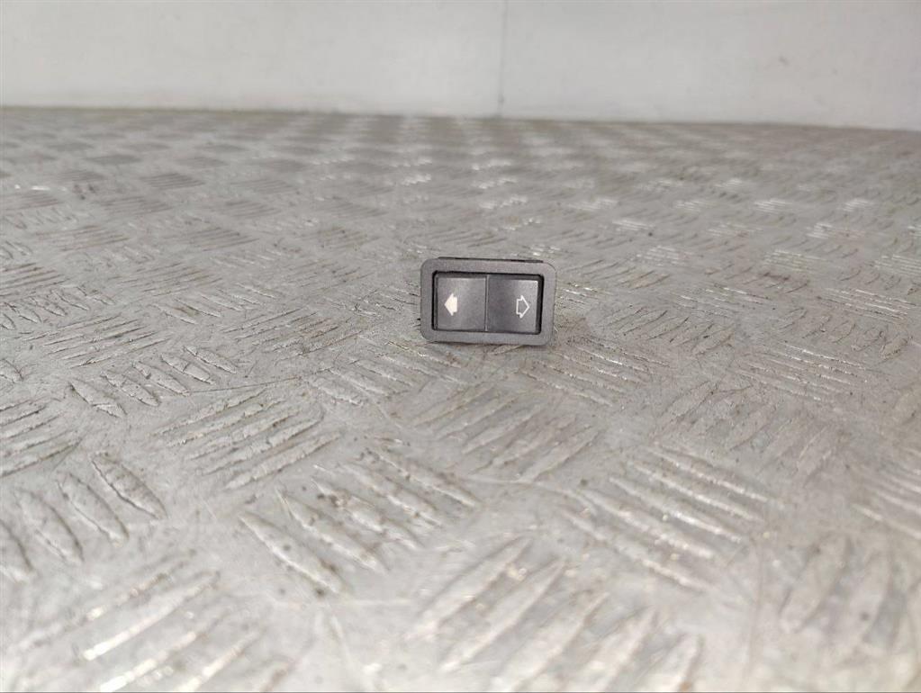 Кнопка стеклоподъемника переднего правого